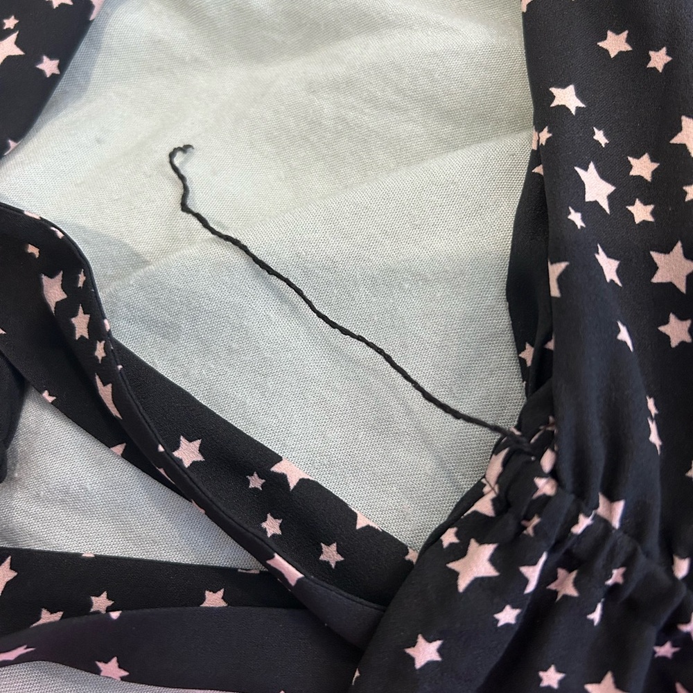 Beautiful Kate Spade Sz 12 Dress. VVGUC- one flaw (see pic) worn Once. Comfy! - Picture 7 of 8